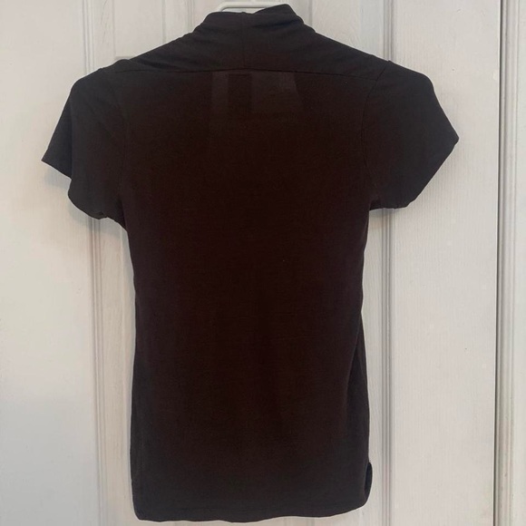 SUPER CUTE TOP!! Dark Brown tight top with cute cutout. - Picture 3 of 3